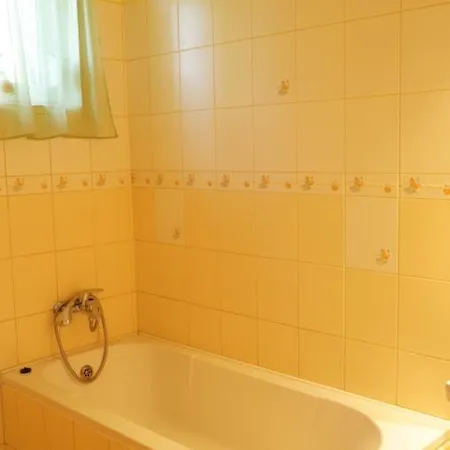Ozgida Vendeghaz Apartment *