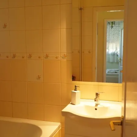 Ozgida Vendeghaz Apartment Egerszalok