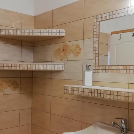 Apartment Ozgida Vendeghaz *